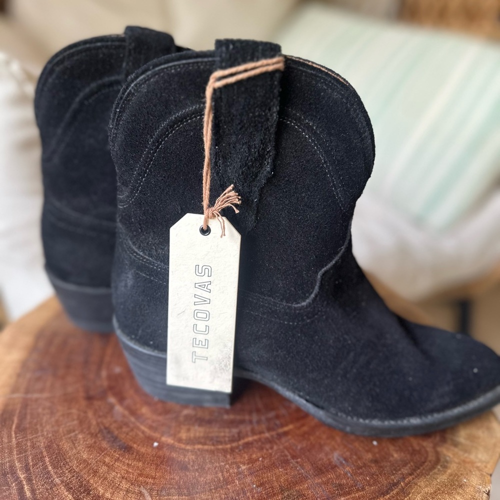 Women’s NEW! Tecovas Midnight Black Suede Boots Sz 5.5